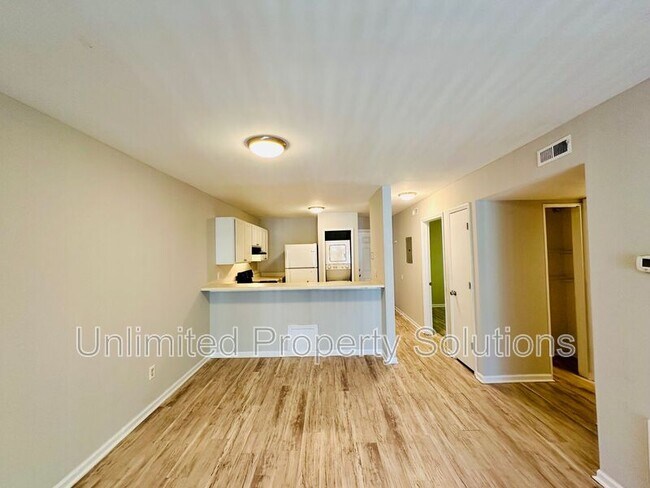 Building Photo - 211 Sunn Aire Ct