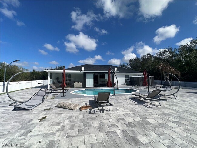 Building Photo - 3417 31st St W