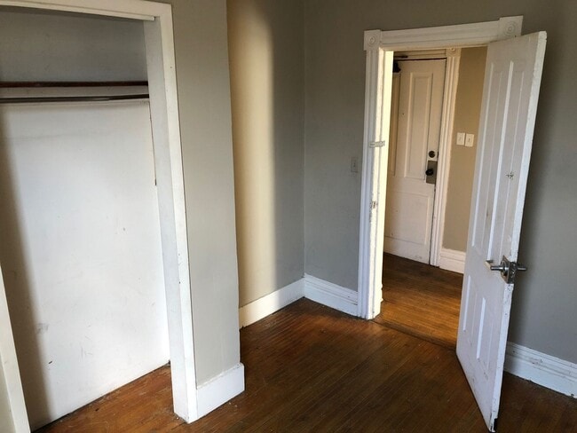 Building Photo - 365-367 Smith Ave N