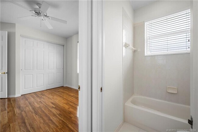 Building Photo - 2529 SW Park Meadows Trail