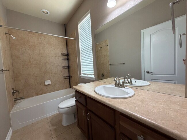Building Photo - Luxurious 5-Bed Oasis with Scenic Views and Elegant Finishes in Blackstone Country Club, Includes...