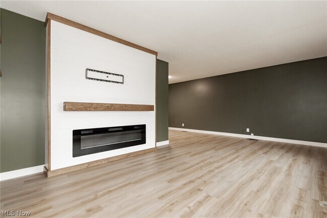 Building Photo - 8806 Norwood Dr