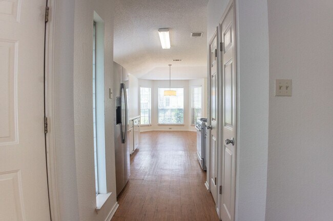 Building Photo - South Austin 3-bedroom/2-bath Home Reduced...