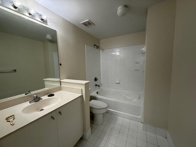 Building Photo - 5820 W Sample Rd