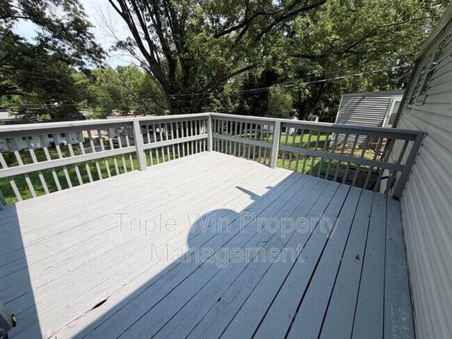 Building Photo - 1113 Highmont Dr