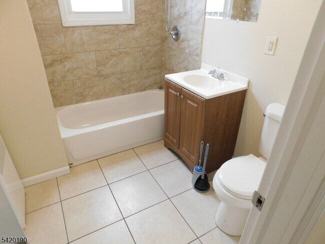 Building Photo - 282 Renner Ave