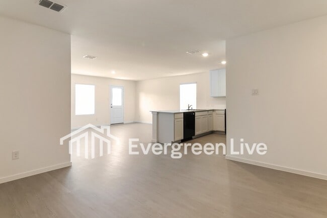 Building Photo - 6724 Haines Dr