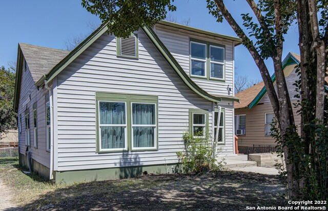 Building Photo - 719 Bailey Ave