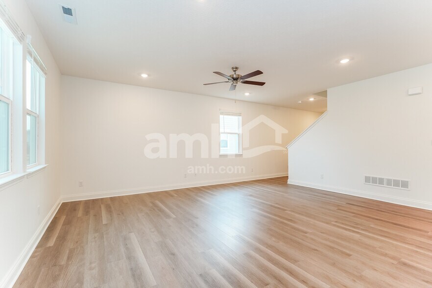 Building Photo - 1073 Broyles Xing SW