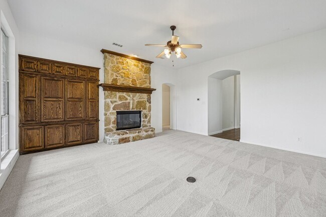 Building Photo - 11295 Apple Valley Dr