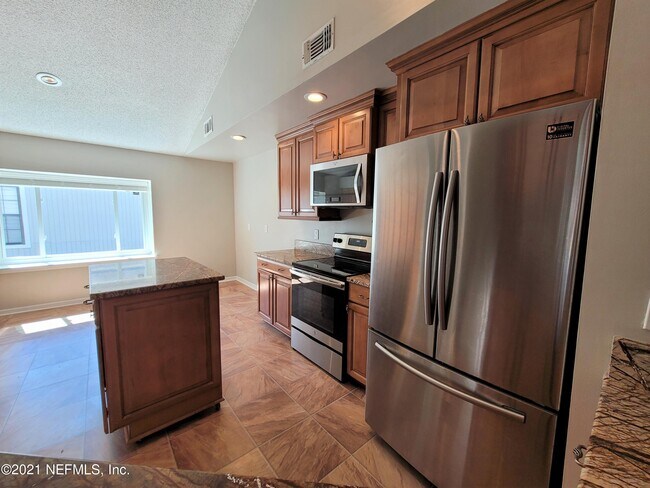 Building Photo - 8379 Chason Rd W