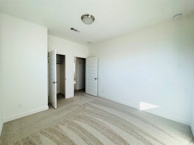 Building Photo - 4418 Noah Grv Ln