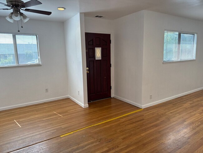 Building Photo - EPIC REA - Spacious 3BR/2BA House - Renovated - Updated Kitchen - Castro Valley