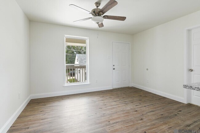 Building Photo - 210 Centerville St NE