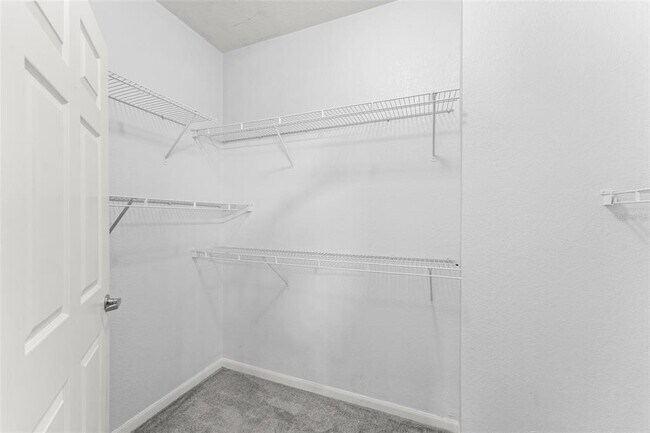 Building Photo - 860 N Orange Ave