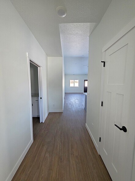 Building Photo - 1227 Wisteria Ln