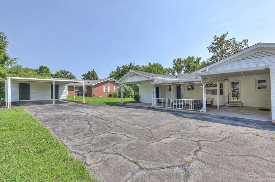 Building Photo - 1124 Toddington Dr