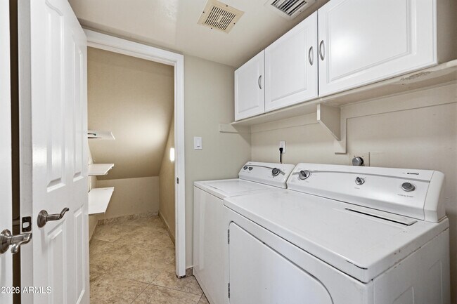 Building Photo - 2743 E Verbena Dr