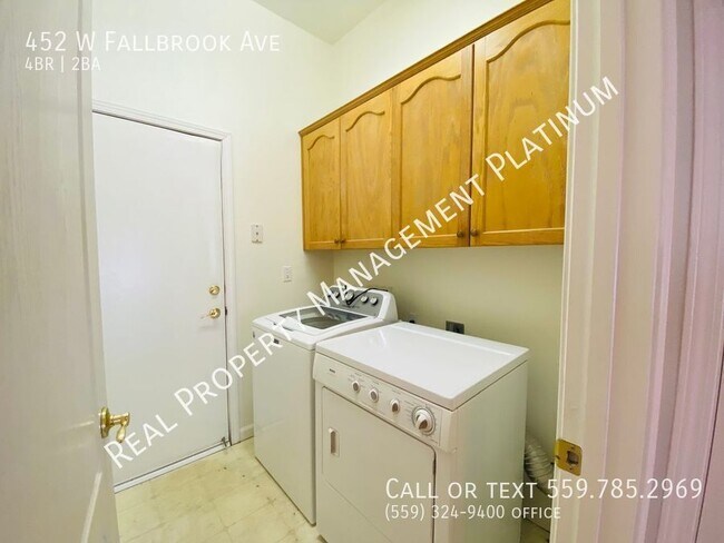 Building Photo - 452 W Fallbrook Ave