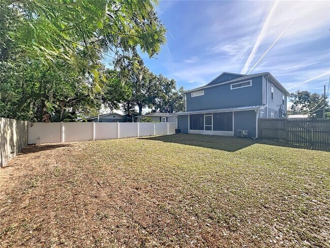 Building Photo - 3101 E Washington St