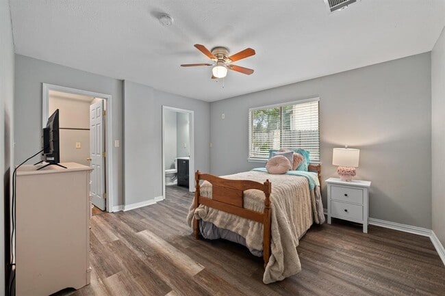 Building Photo - 8007 Weldon Springs Ct