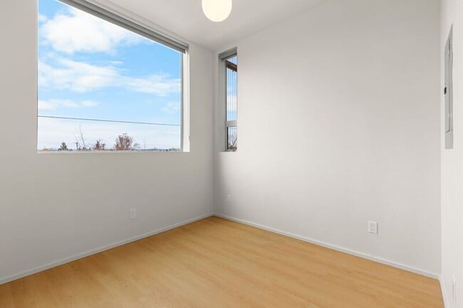 Building Photo - 7480 N Delaware Ave