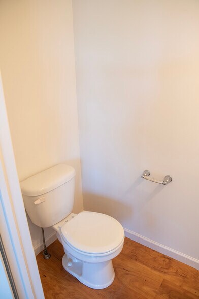 Building Photo - 635 Winding Ln