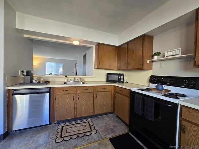 Building Photo - 921 Hamilton Ave