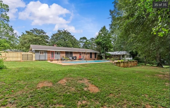 Building Photo - 102 Willow Dr