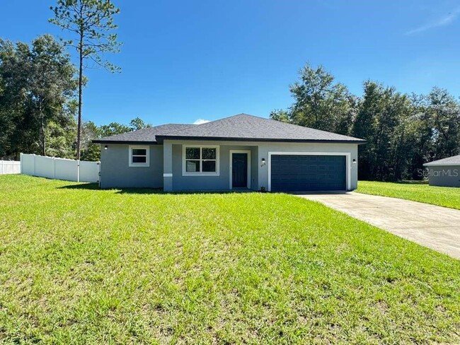 Building Photo - 8419 N Saxon Way