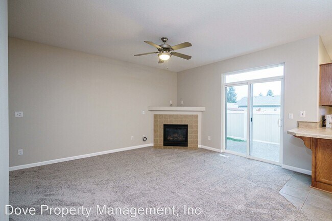 Building Photo - 3 br, 2.5 bath House - 12412 NE 70th Circle