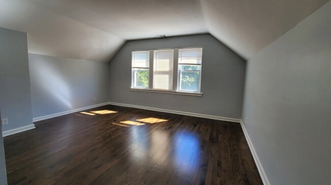 Building Photo - 3414 N Seeley Ave