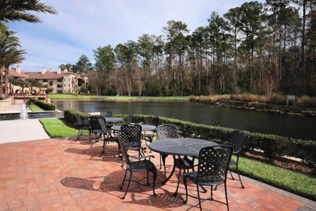 Building Photo - 955 Registry Blvd