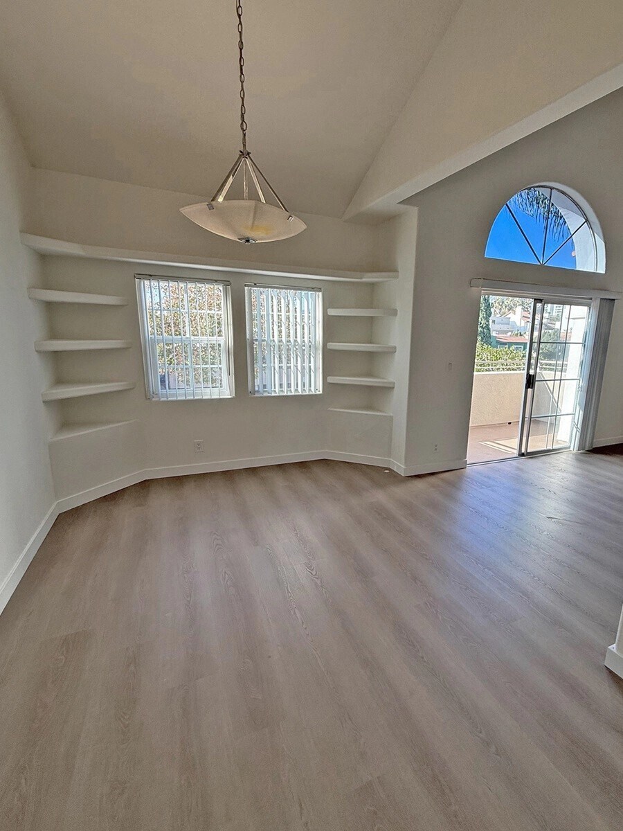 Building Photo - 912 Croft Ave