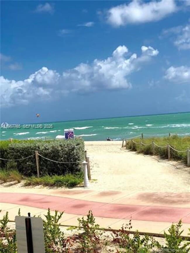 Building Photo - 6917 Collins Ave