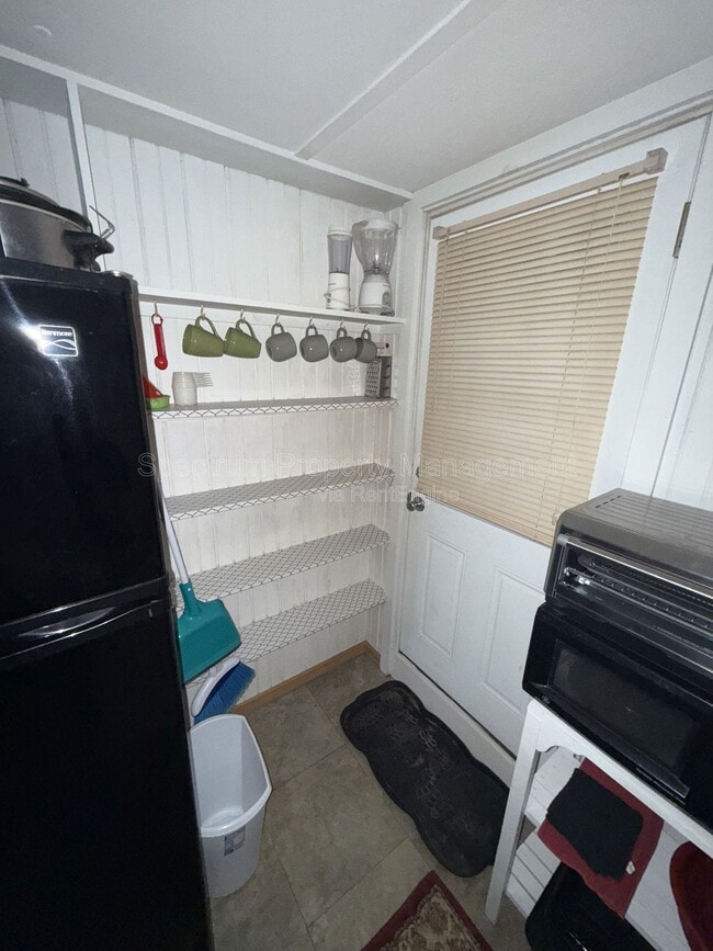 Building Photo - 115 Pinewoods Trail