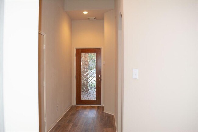 Building Photo - 100 San Simeon Dr