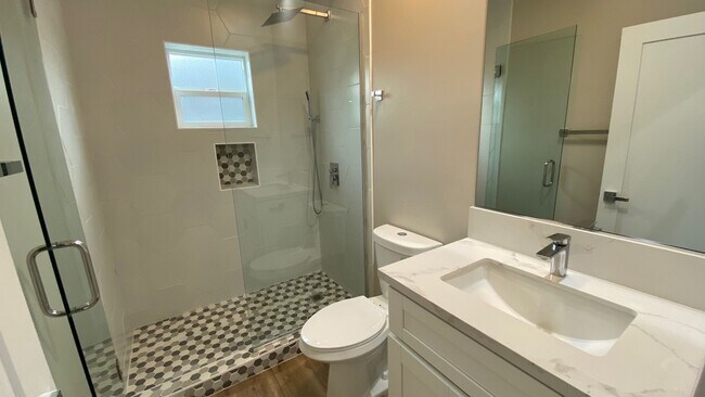 Building Photo - NEW (2023)!! 4BD/2BA on 62nd!!
