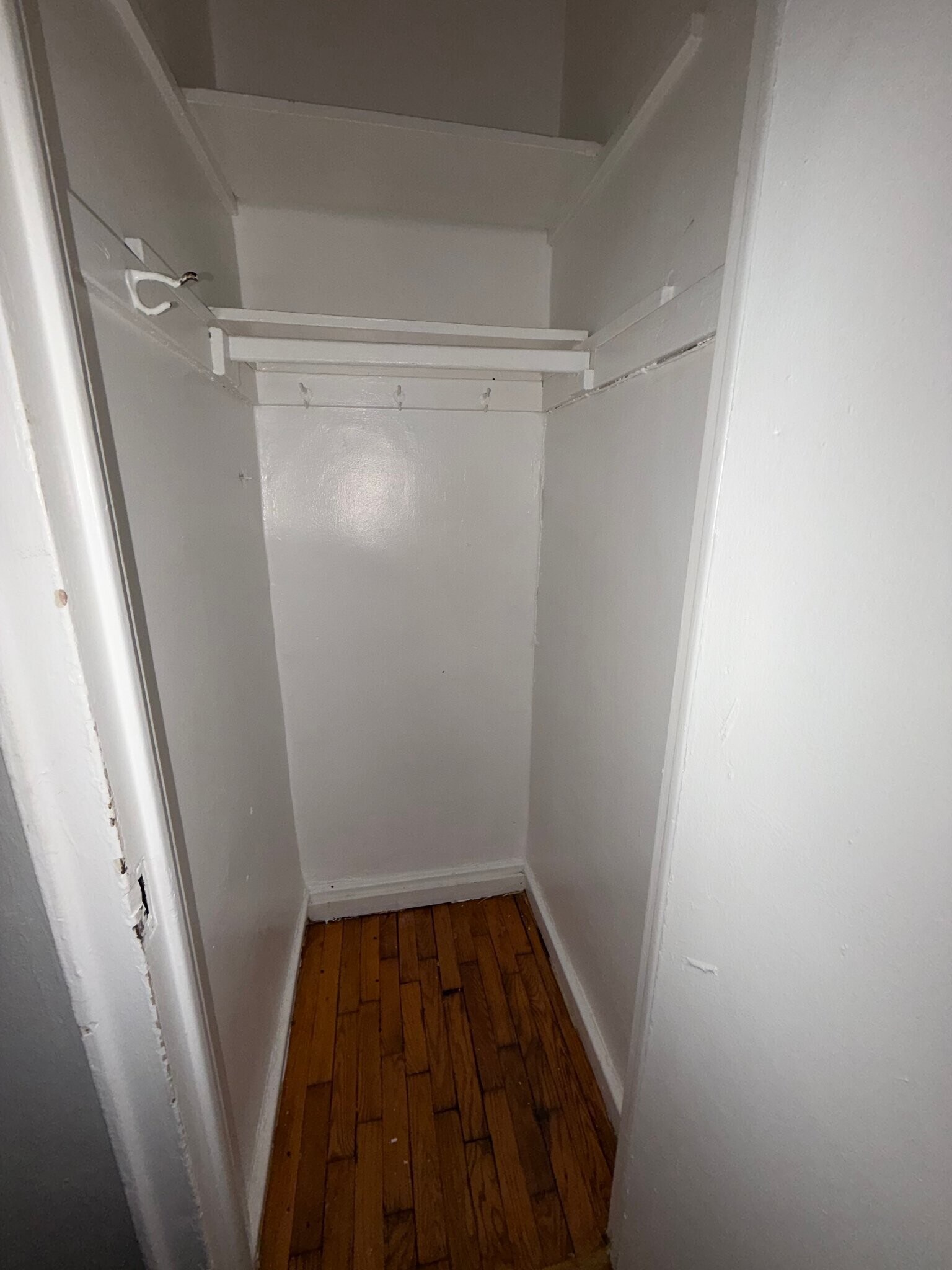 Building Photo - 253 E 181st St