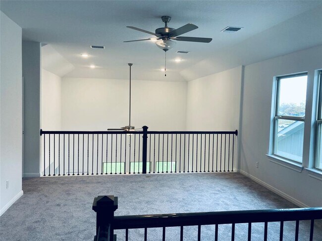 Building Photo - 110 White Aster Ct