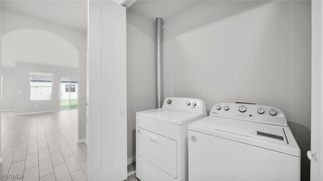 Building Photo - 1327 SE 16th Pl