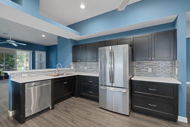 Building Photo - 582 Montevina Dr