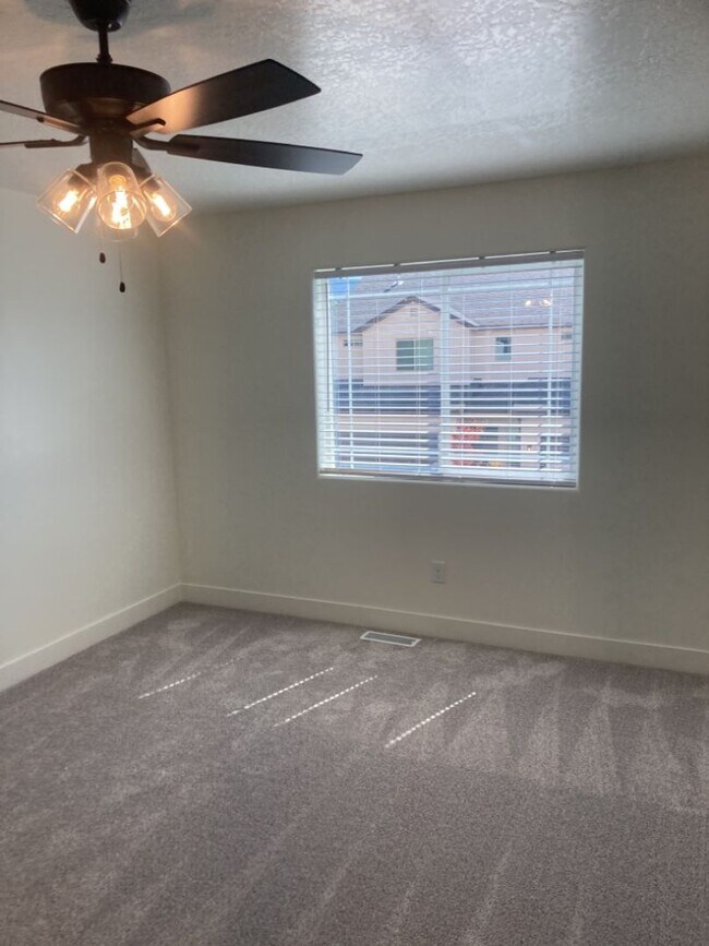 Building Photo - 3 Bed - 2.5 Bath, Newer Construction, Larg...