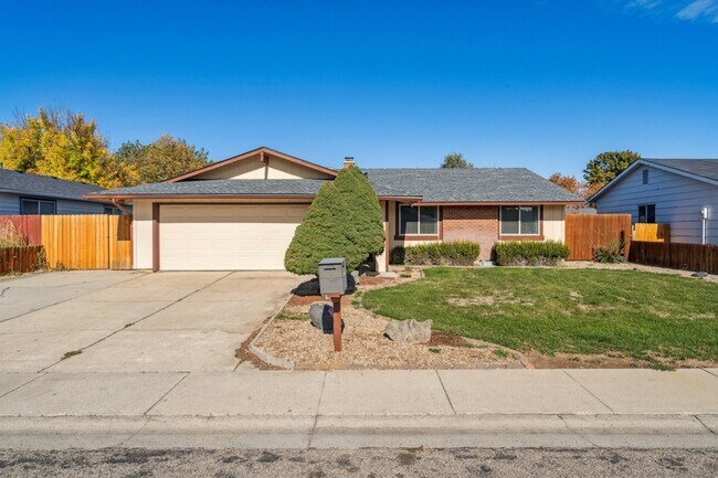 Primary Photo - 1508 W Elm Pl