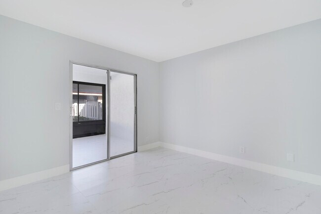 Building Photo - 8055 Sweetbriar Way