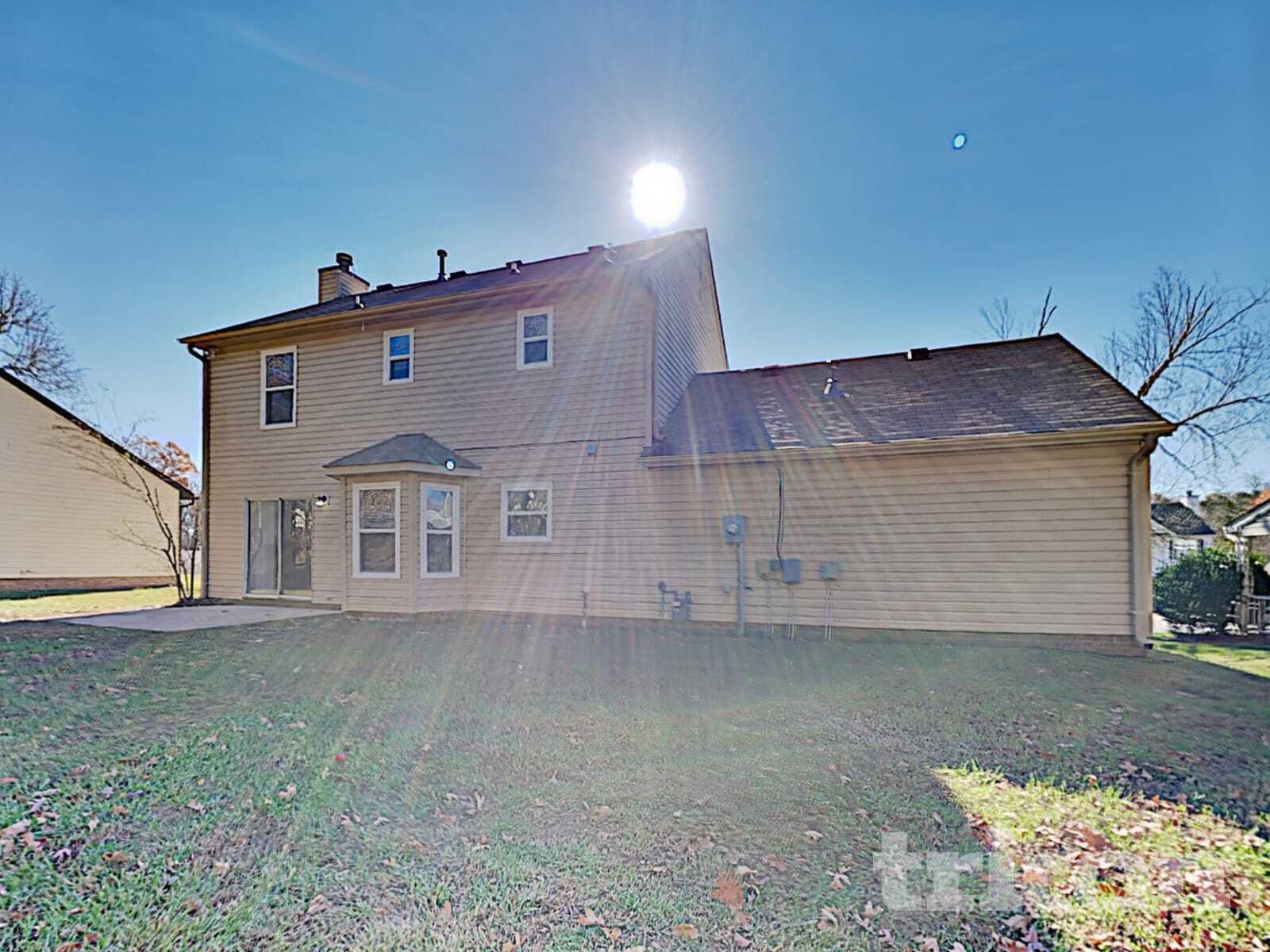 Building Photo - 8009 Vermilion Dr