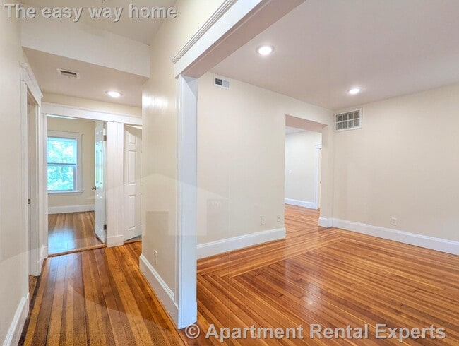 Building Photo - 8-10 Lowell Cir Unit #2