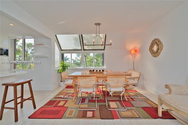 Building Photo - 101 Crandon Blvd