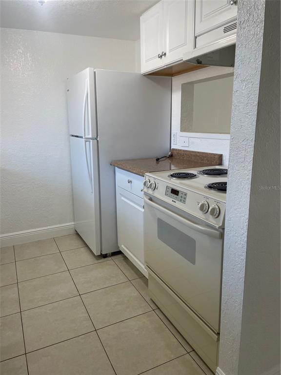 Building Photo - 797 W Lancaster Rd