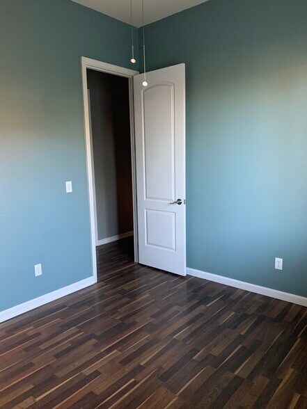 Building Photo - 2655 Mule Cir